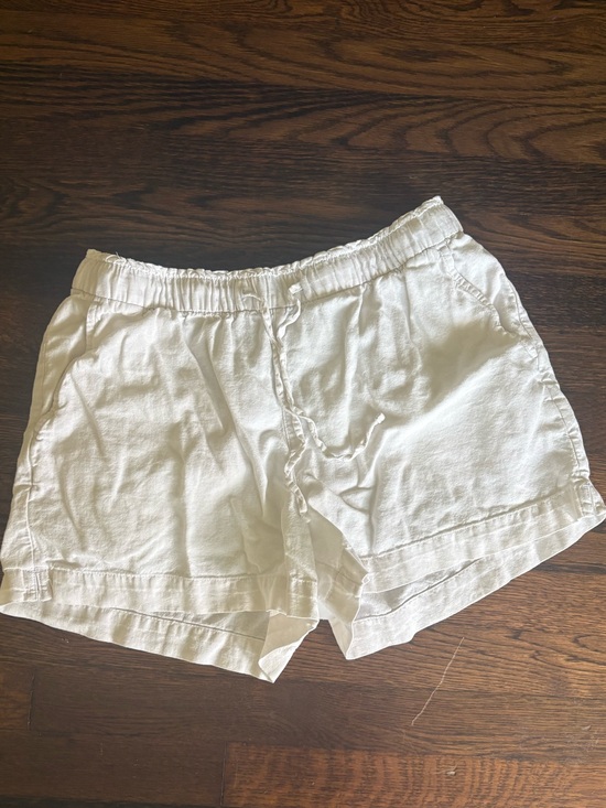 GAP Pants - GAP white shorts with elastic waist